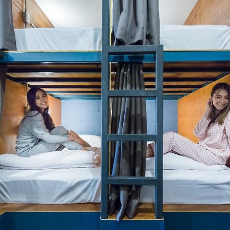 Funwahn Hostel And Cafe Chiang Mai Buitenkant foto