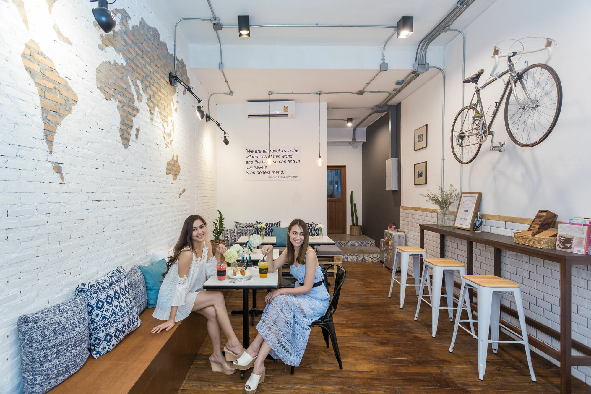 Funwahn Hostel And Cafe Chiang Mai Buitenkant foto