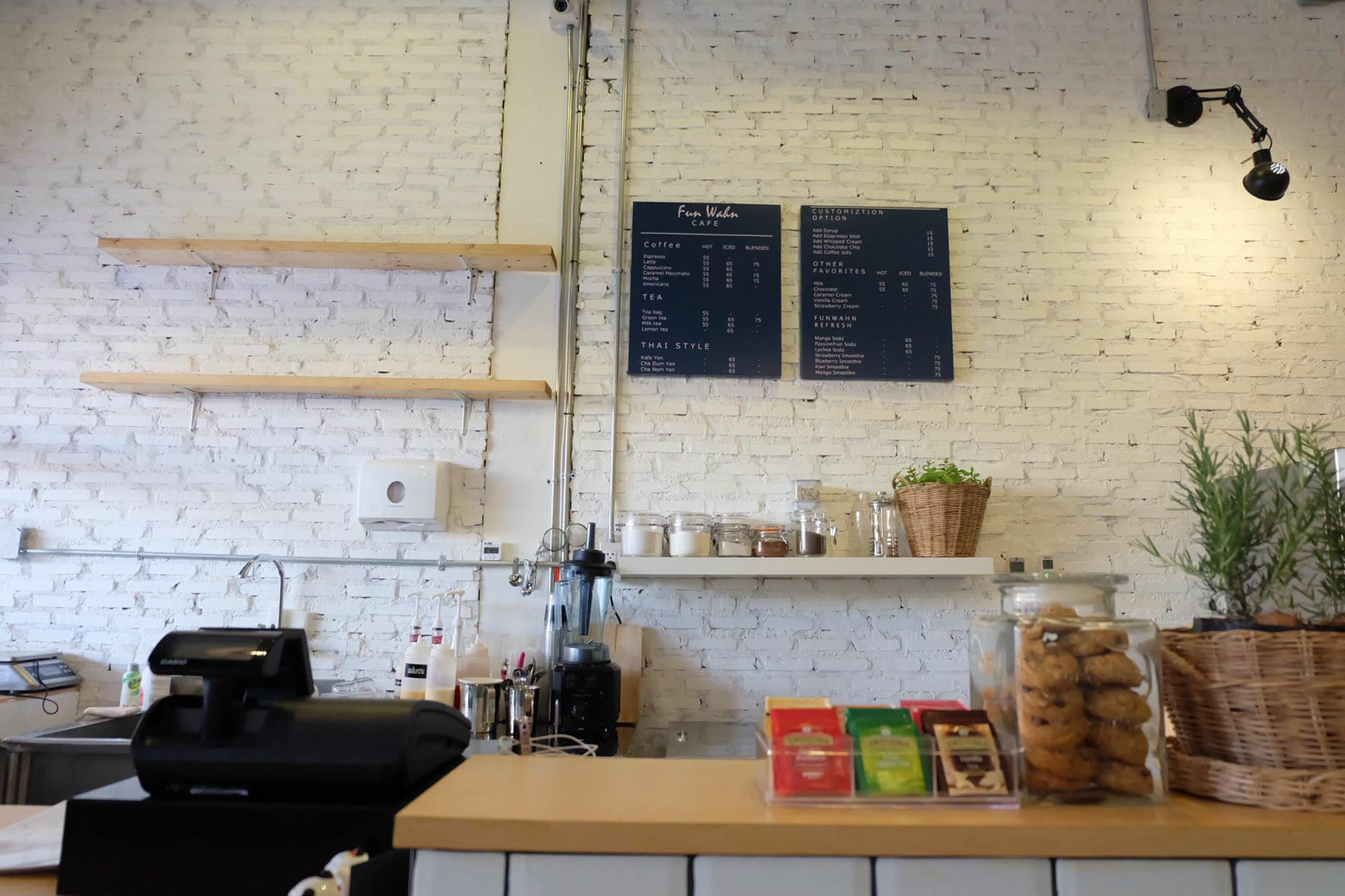 Funwahn Hostel And Cafe Chiang Mai Buitenkant foto